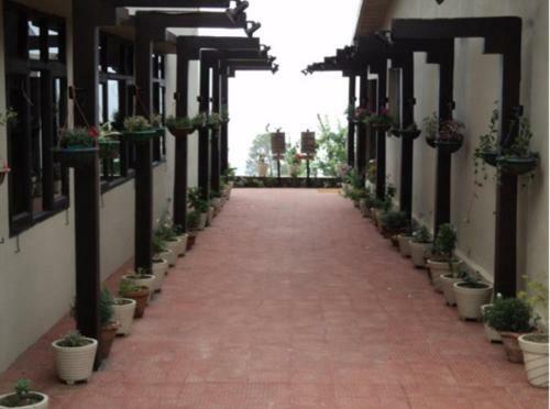 Hotel Xomotel Ranikhet Heights
