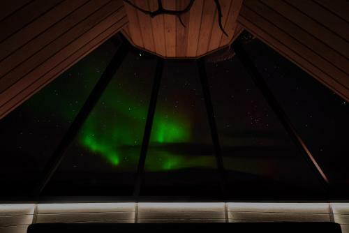 Hotel Arctic Land Adventure Glass Igloos