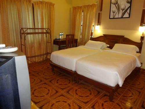 Hotel Deshadan Cliff & Beach Resort,varkala