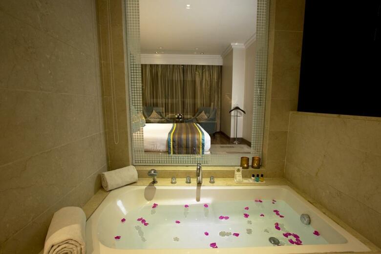 Hotel Golden Tulip Chandigarh, Panchkula