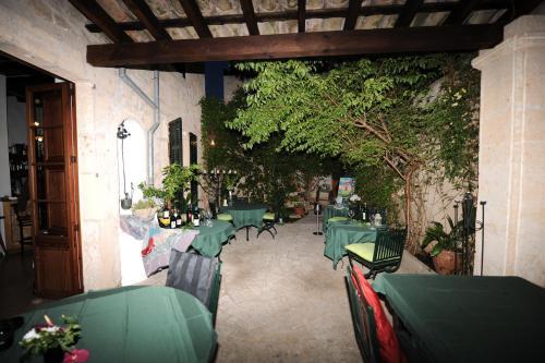 Petit Hotel Sa Pla�a
