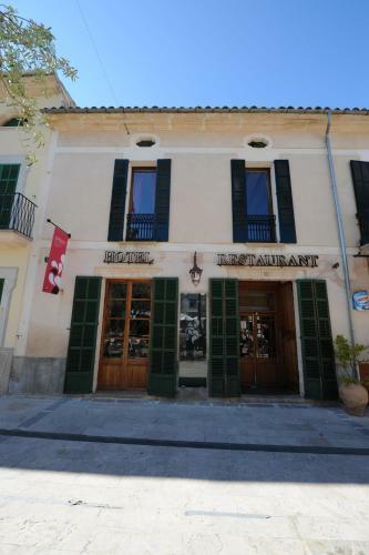 Petit Hotel Sa Pla�a