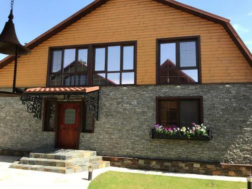 Hostal Guest House "chalet"