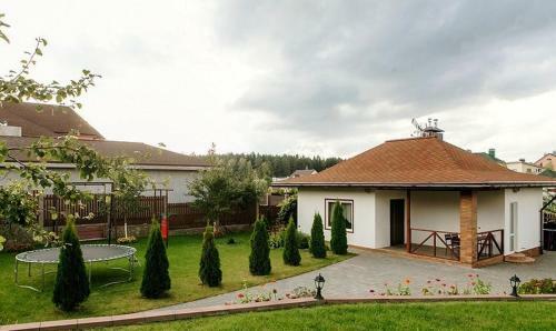 Hostal Guest House In Borovlyany
