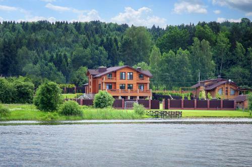 Vip Raubichi Holiday Home