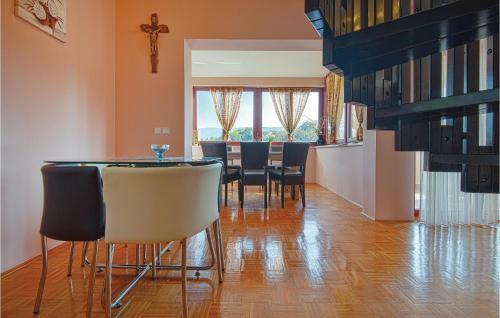 Two-bedroom Holiday Home In Stubicke Toplice