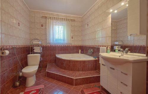 Two-bedroom Holiday Home In Stubicke Toplice