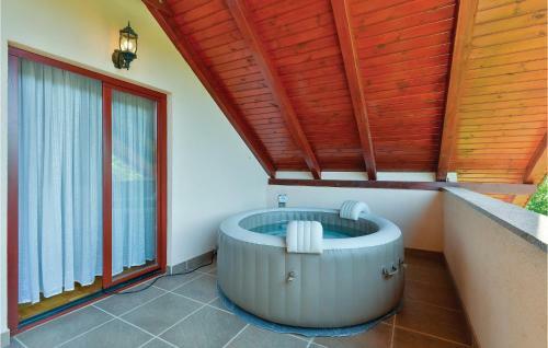 Two-bedroom Holiday Home In Stubicke Toplice