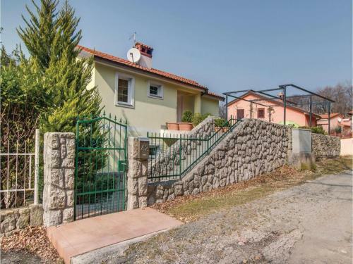 Two-bedroom Apartment In Porozina