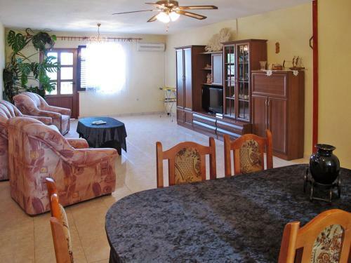 Holiday Home Haus Adriatic (voj510)