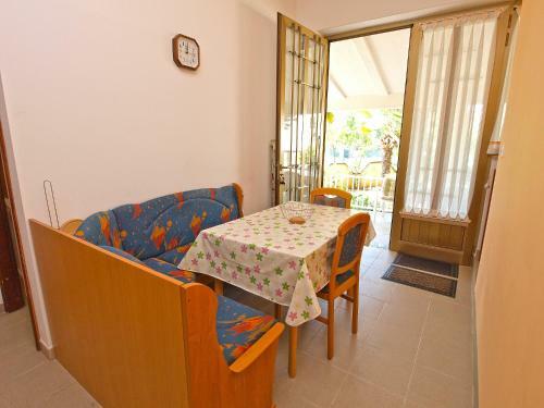 Apartment Rov 894