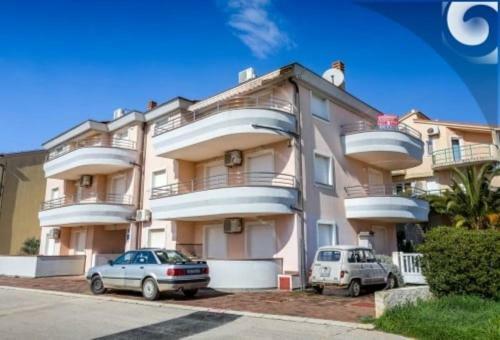 Apartamentos Irena Burle
