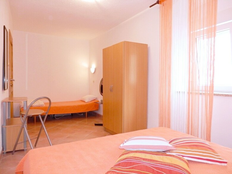 Apartments Dino Edi