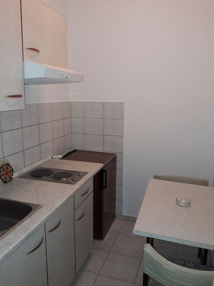Apartments Metajna X