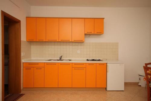 Apartment Metajna 6486g