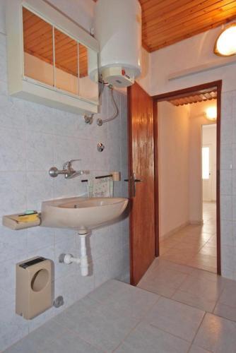 Apartments By The Sea Metajna (Pag) - 6351