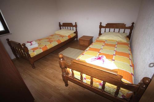 Apartments By The Sea Pisak (omis) - 12545