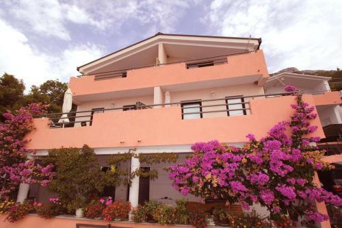 Apartments By The Sea Pisak (omis) - 12545