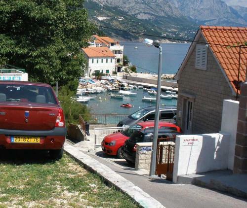 Apartments By The Sea Pisak (omis) - 10410