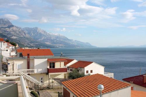 Apartments By The Sea Pisak (omis) - 4815