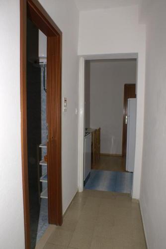 Apartments By The Sea Pisak (omis) - 2742