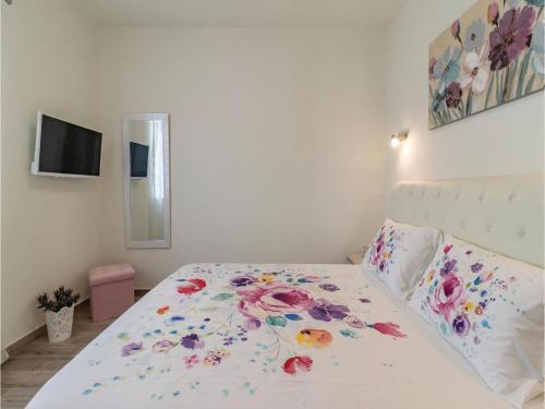Four-bedroom Holiday Home In Radeki Polje