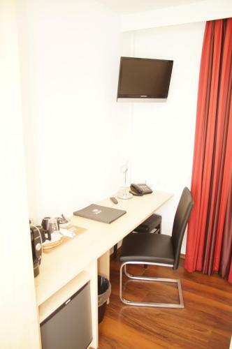 Hostal G�stehaus Adler