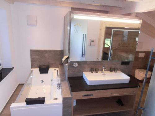 Apartamento Wellness Ferienwohnungen Zellertalblick