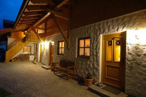 Apartamento Wellness Ferienwohnungen Zellertalblick