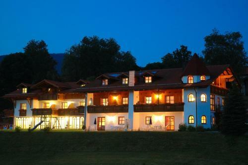 Apartamento Wellness Ferienwohnungen Zellertalblick
