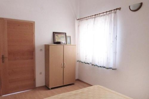 Apartments By The Sea Pisak (omis) - 2750