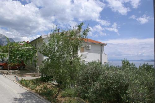 Apartments By The Sea Pisak (omis) - 2750