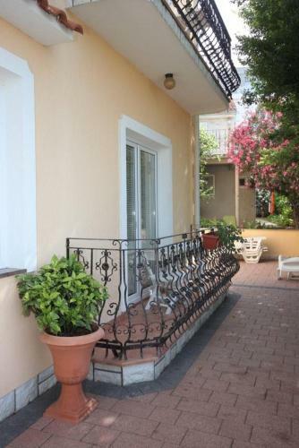 Apartments By The Sea Kraj (pasman) - 3460