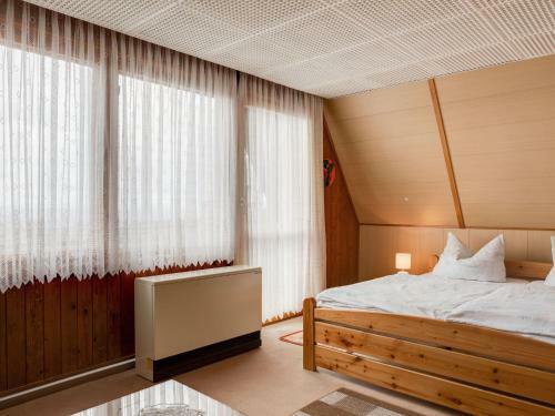 Quaint Holiday Home With Private Balcony In Trusetal