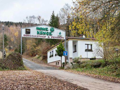 Quaint Holiday Home With Private Balcony In Trusetal