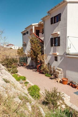 Hostal Triple Room Pag 13355b