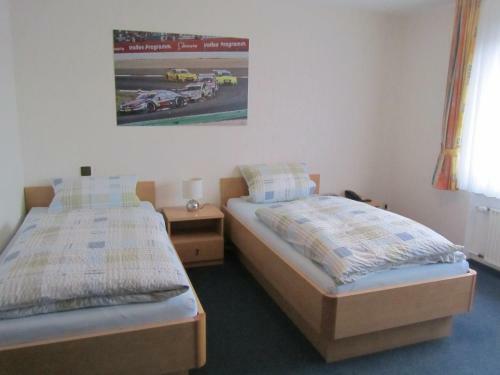 Land-gut-hotel Zur Burg N�rburgring-eifel