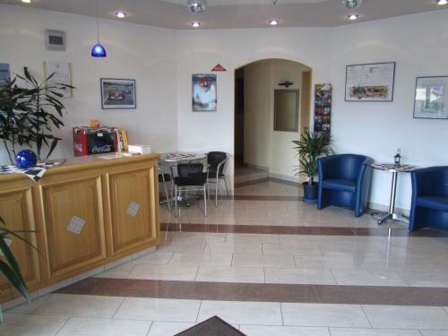 Land-gut-hotel Zur Burg N�rburgring-eifel