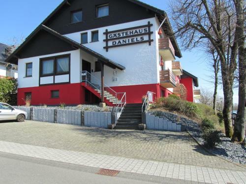 Land-gut-hotel Zur Burg N�rburgring-eifel