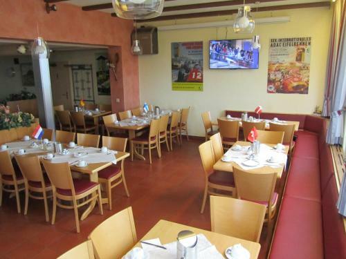 Land-gut-hotel Zur Burg N�rburgring-eifel