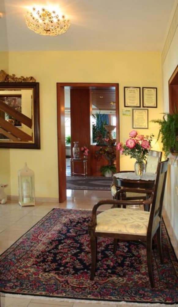 Hostal Hotel Garni Regina
