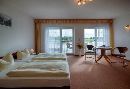 Hostal Elbterrassen Zu Brambach