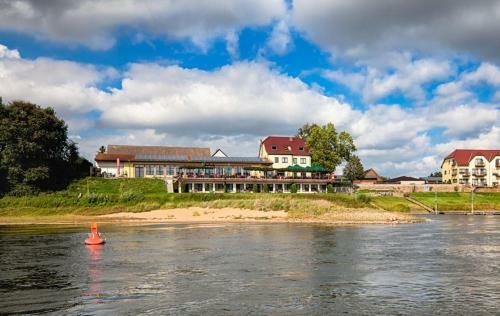 Hostal Elbterrassen Zu Brambach