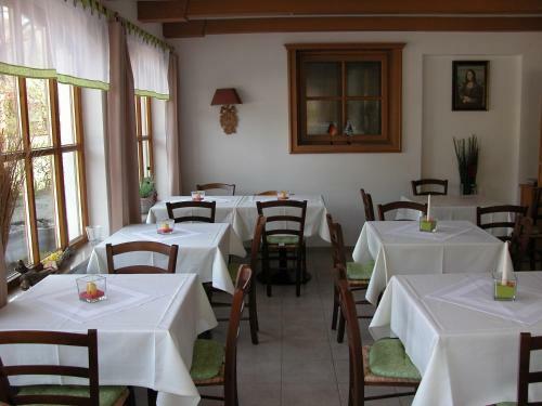 Zum Hirschhaus Hotel-restaurant