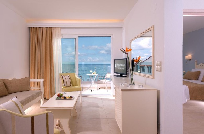 Alexander Beach Hotel & Village (.)