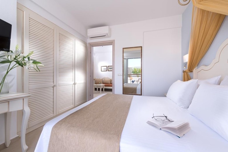 Alexander Beach Hotel & Village (.)