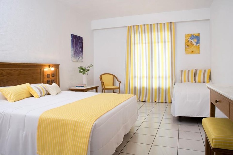 Hotel Chrissi Amoudia
