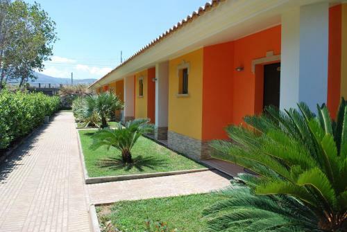 Hotel Baia Di Trainiti