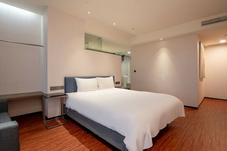 Hotel At Boutique