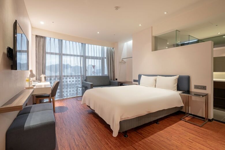 Hotel At Boutique